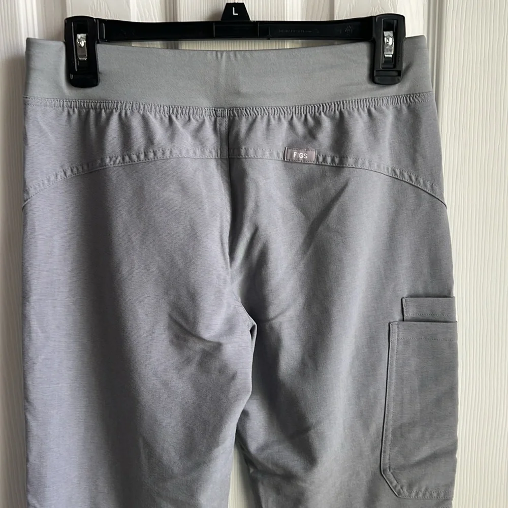 Figs Kade Cargo Scrub Pants - Picture 4 of 8